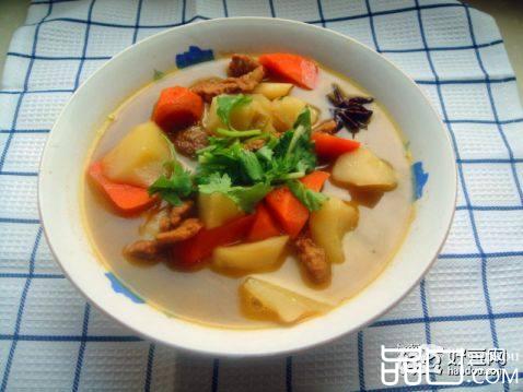 猪肉炖土豆胡萝卜