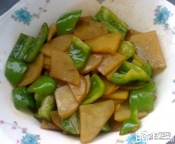 土豆炒青椒