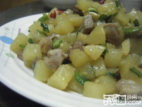 土豆丁炒肉丁