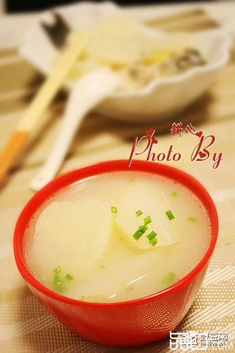 白萝卜煲鲫鱼汤