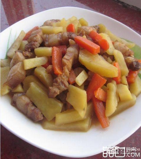 土豆胡萝卜炖肉
