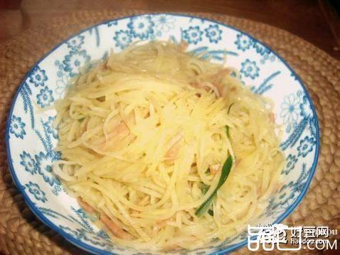 火腿肠炒土豆丝
