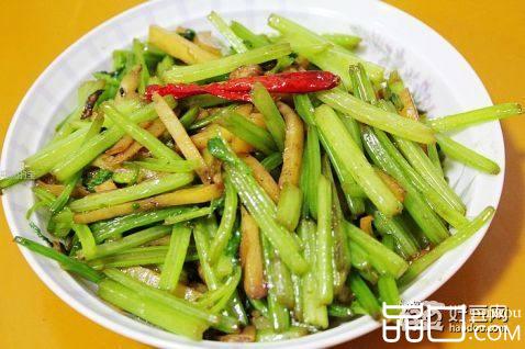 蒜味香芹土豆丝