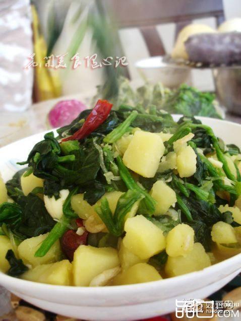 菠菜炖土豆