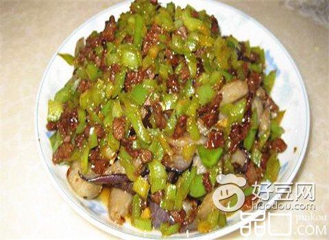 牛肉丁浇茄子
