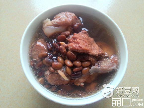 骨头黑豆汤