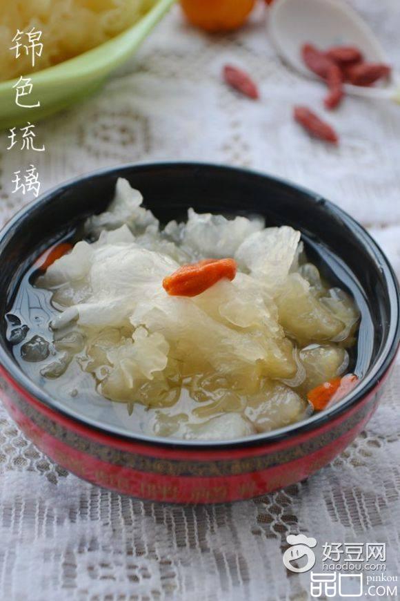 雪梨银耳枸杞汤