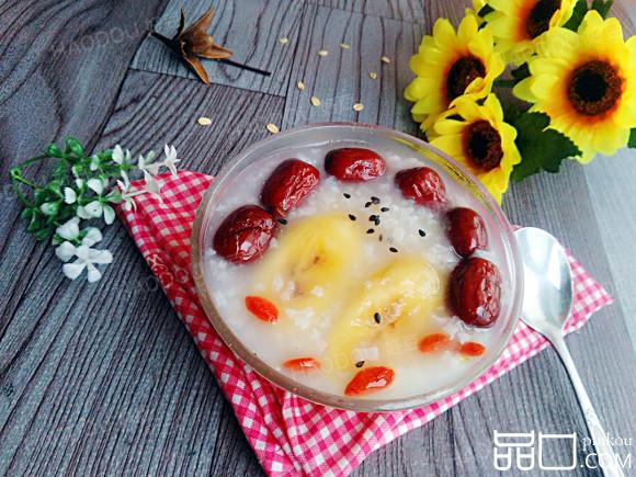 燕麦香蕉红枣粥