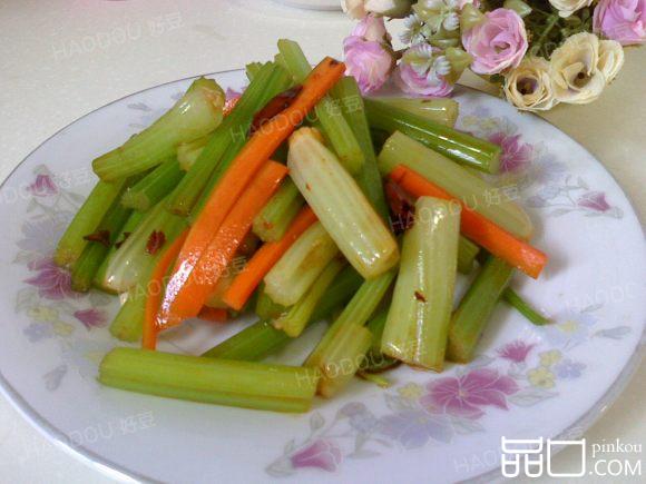 凉拌芹菜