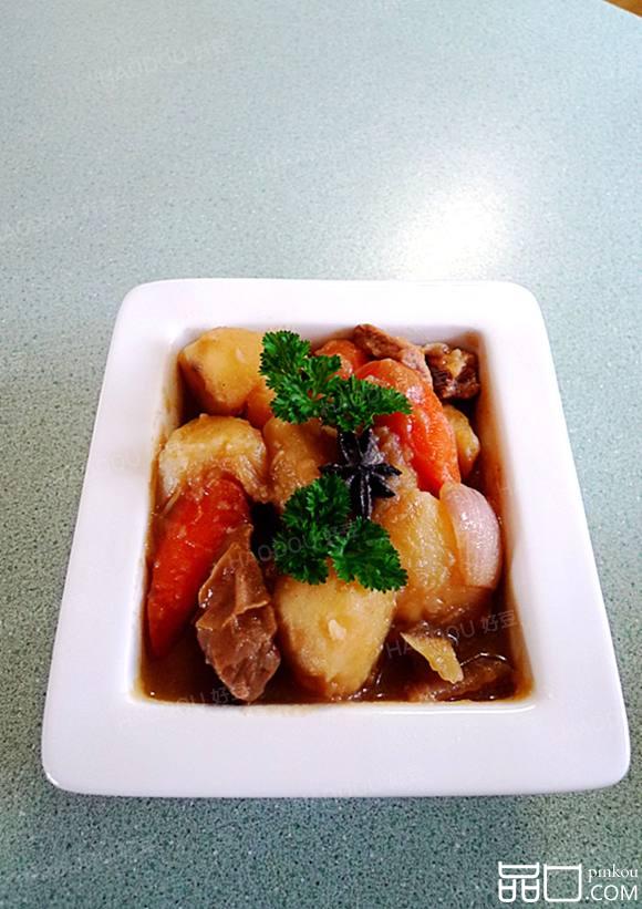 牛腩焖土豆