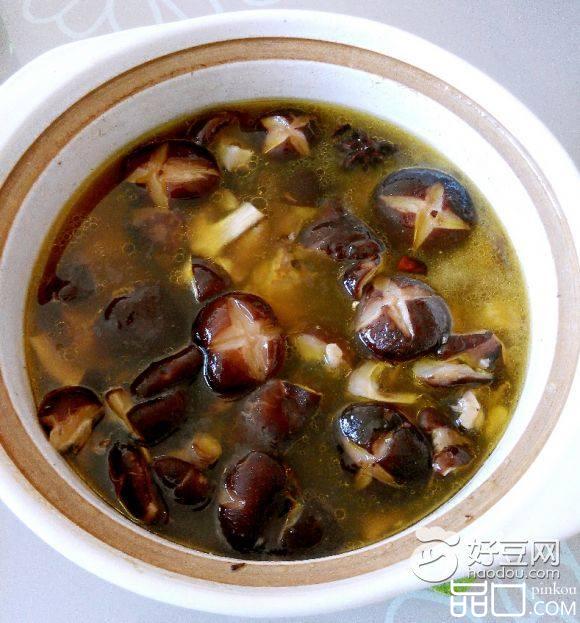 笨鸡香菇煲