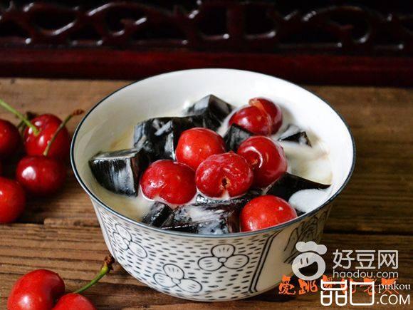 樱桃酸奶龟苓膏