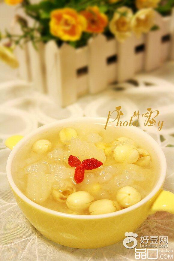 雪蛤莲子梨子糖水