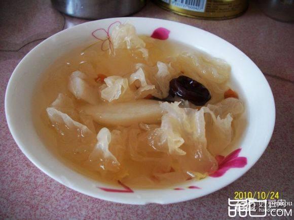 冰糖银耳雪梨汤