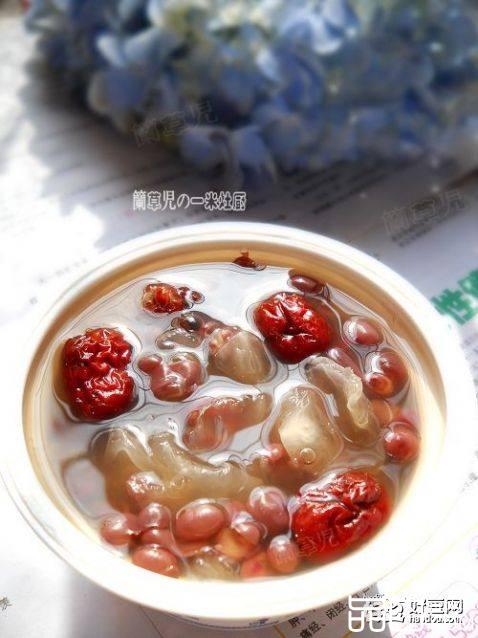 红豆栆银耳羹