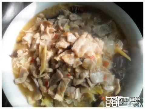 肉片炖银耳木耳