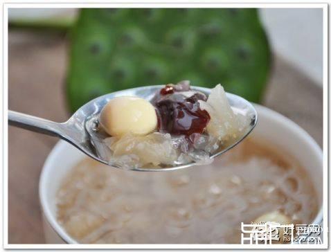 莲子红枣银耳汤