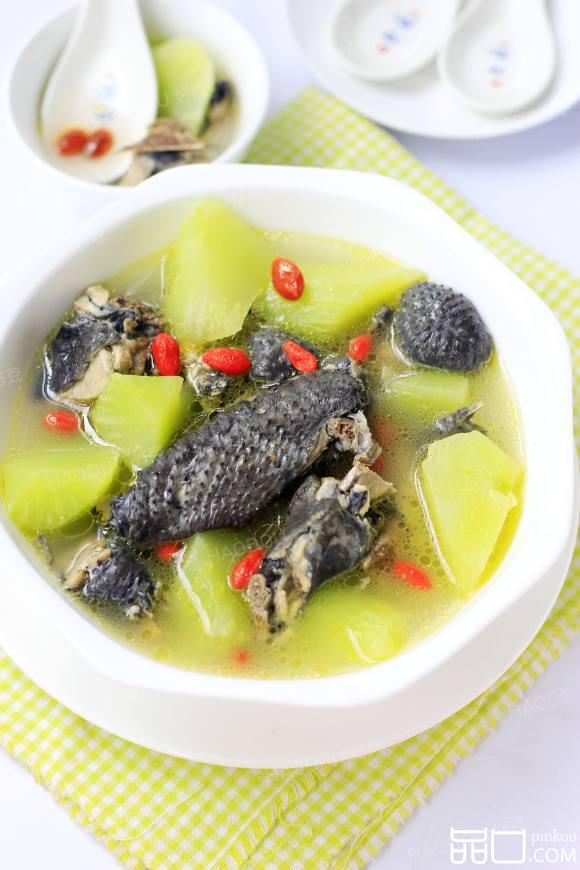 莴笋炖乌鸡