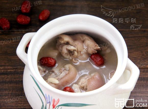 花生红枣猪蹄汤
