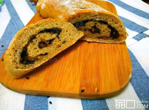 黑麦核桃黑芝麻面包