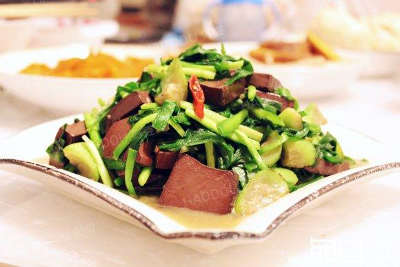 韭菜丝瓜鸭血