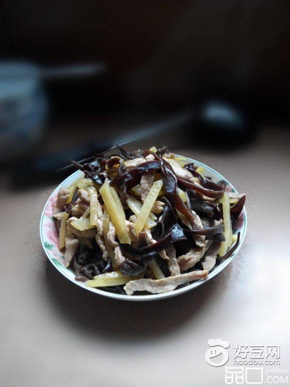 土豆木耳炒肉丝