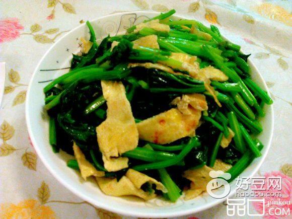 菠菜炒鸡蛋皮