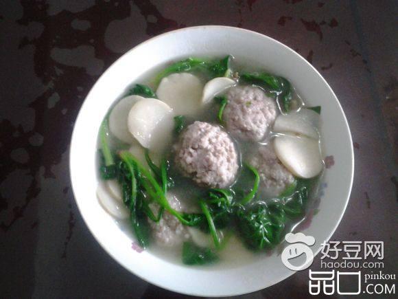 杏鲍菇肉圆菠菜汤