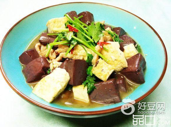 肉丝豆腐煮猪红