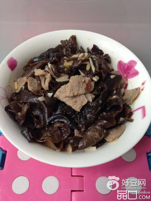 黑木耳炒瘦肉