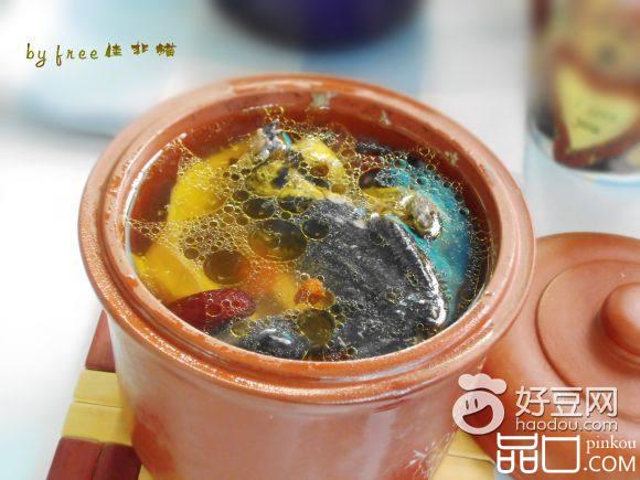 黄芪当归炖乌鸡