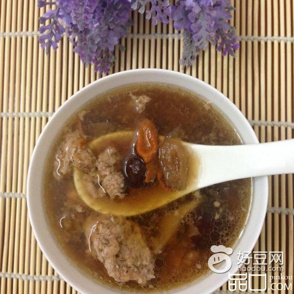 瘦肉炖阿胶汤