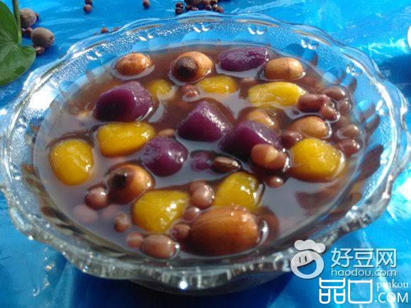 红豆莲子芋圆汤