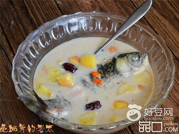 苹果红枣鲫鱼汤