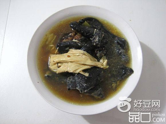清炖乌鸡汤