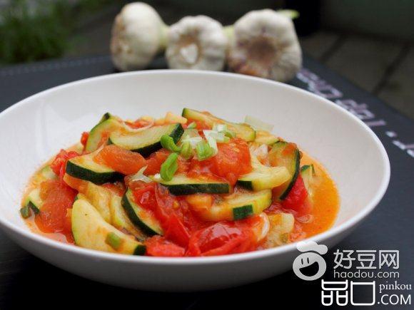 西红柿炒西葫芦