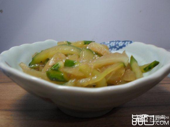 黄瓜丝炒洋葱