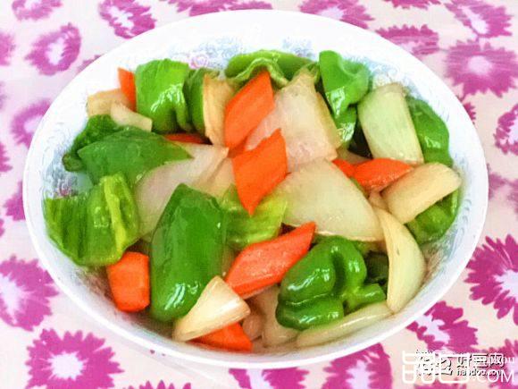洋葱炒青椒