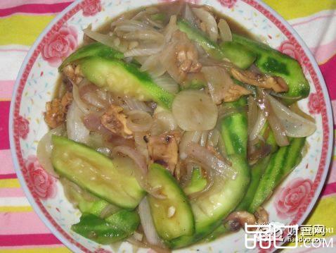 洋葱墨鱼炒丝瓜