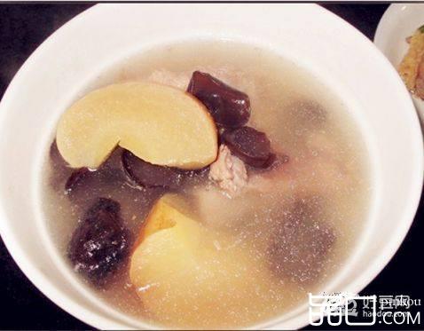 黑木耳苹果排骨汤