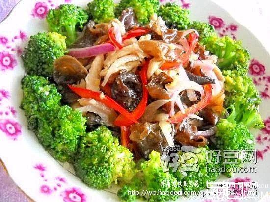 洋葱鸡丝西兰花