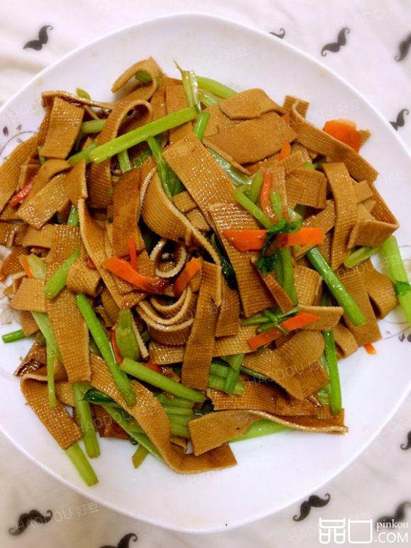 芹菜炒豆腐片