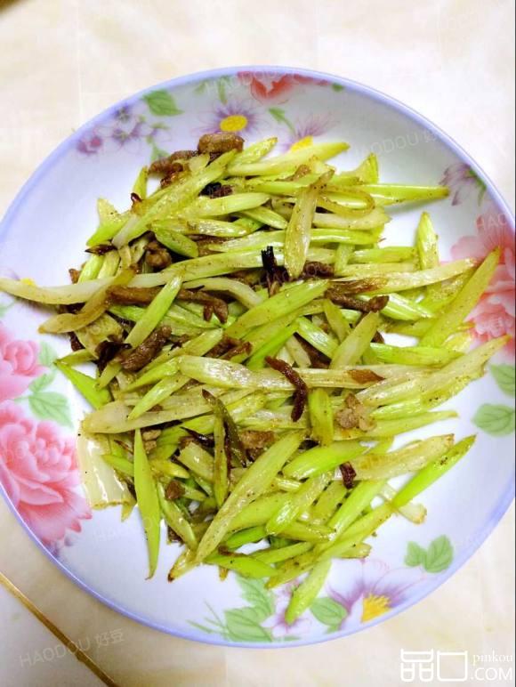 家常炒芹菜