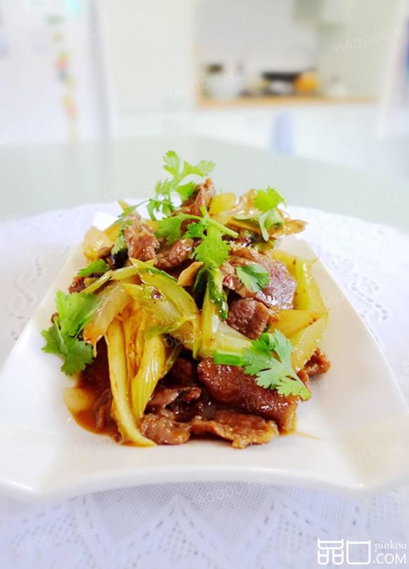 香辣牛肉炒西芹