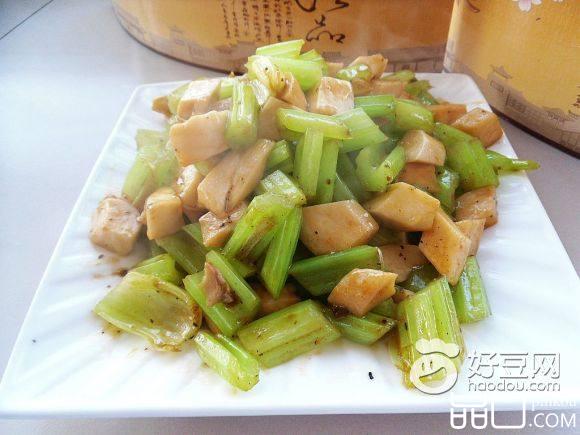 西芹菌菇