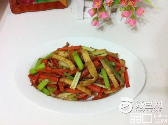 芹菜胡萝卜炒豆腐干