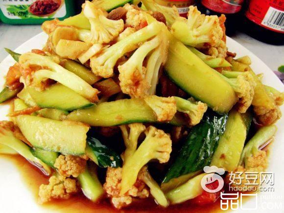 西红柿炒菜花