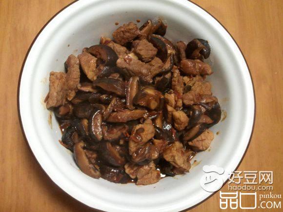 酱烧香菇肉块