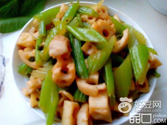 芹菜炒藕丁