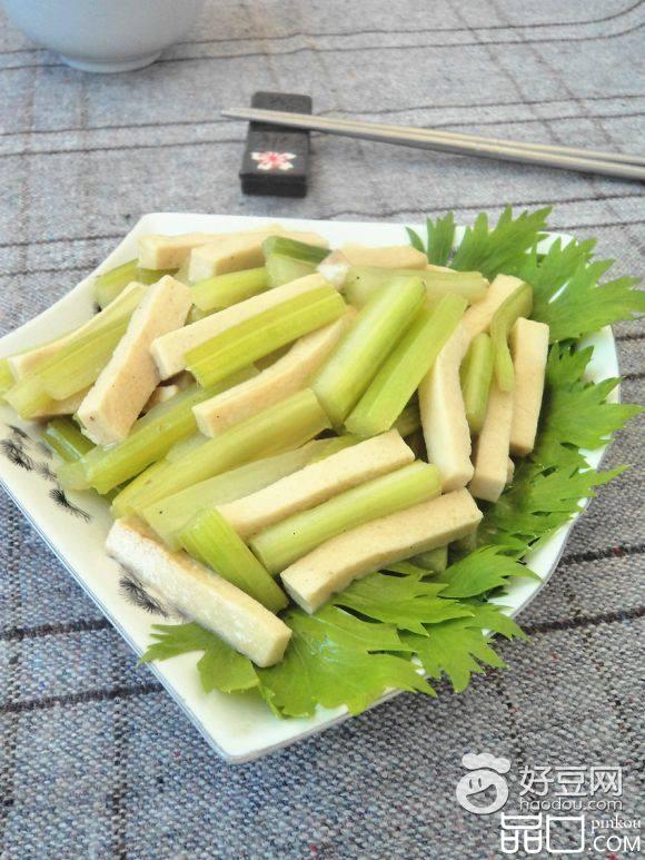 千页豆腐炒芹菜